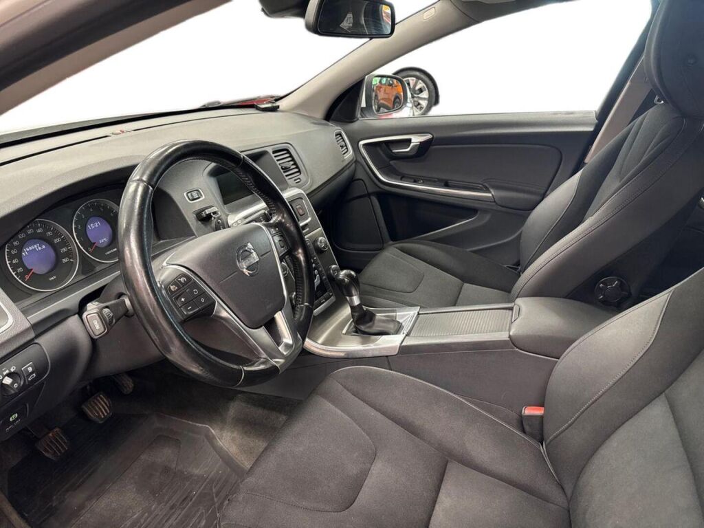 Volvo V60 2012 Valkoinen