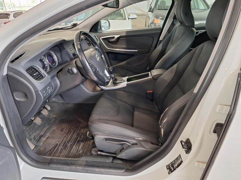 Volvo V60 2012 Valkoinen