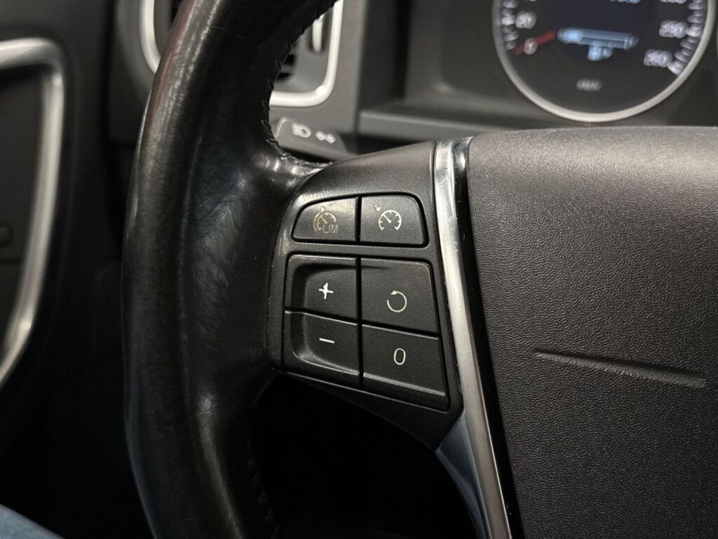 Volvo V60 2012 Valkoinen