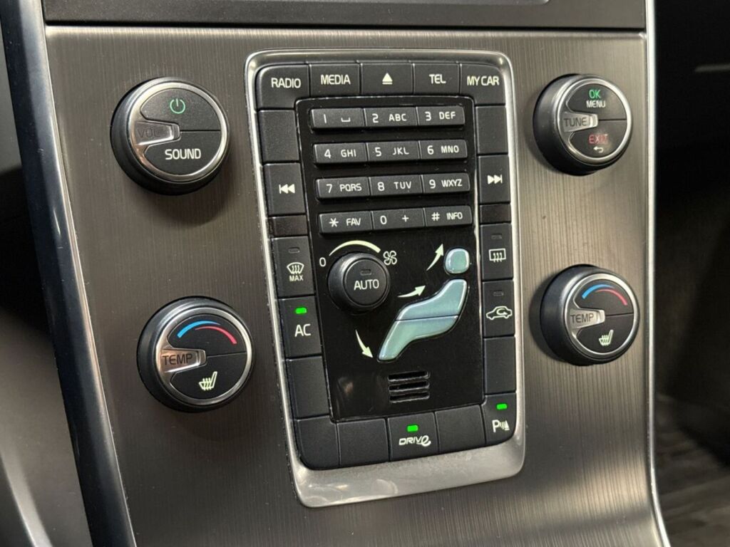 Volvo V60 2012 Musta