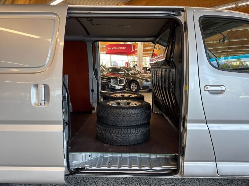 Toyota Hiace 2,5 D-4D 4WD 117 5ov pitkä 2012, kuva 5/20
