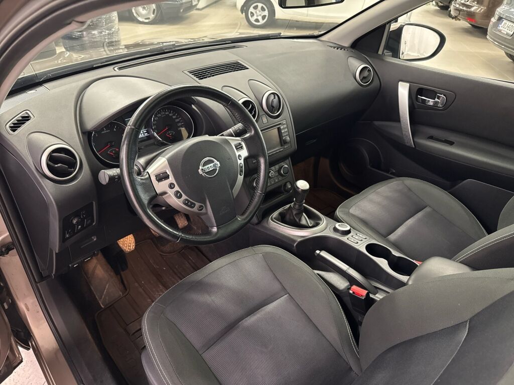 Nissan Qashqai+2 2013 Ruskea (beige)