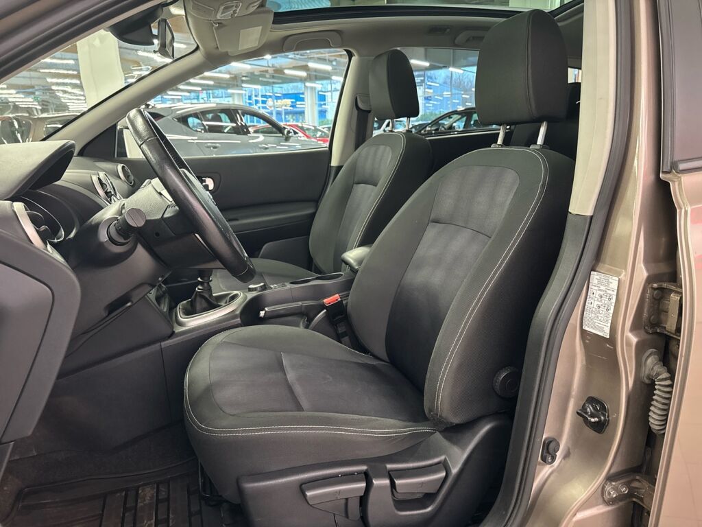 Nissan Qashqai+2 2013 Ruskea (beige)