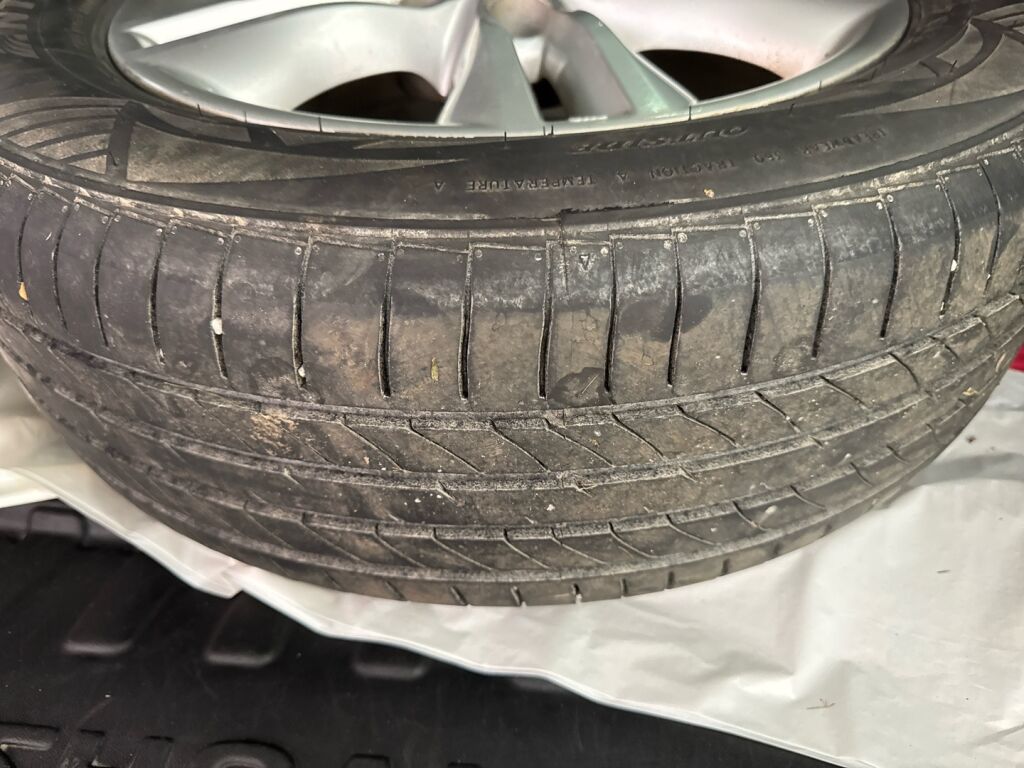 Nissan Qashqai+2 2013 Ruskea (beige)