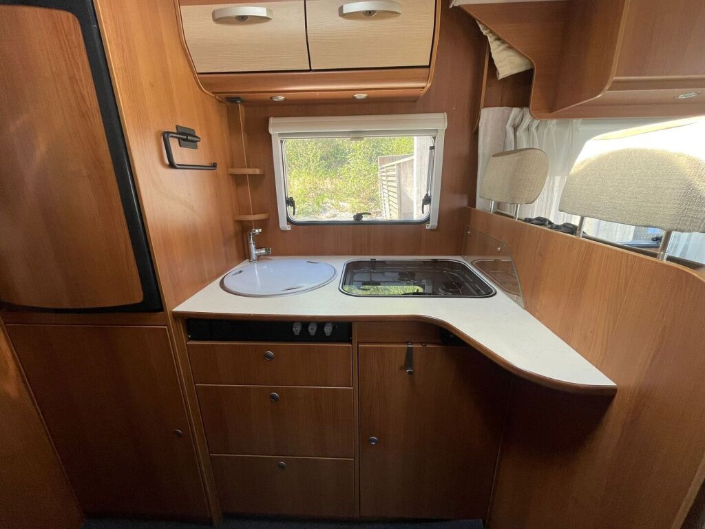 Carado T 448 2013 Valkoinen