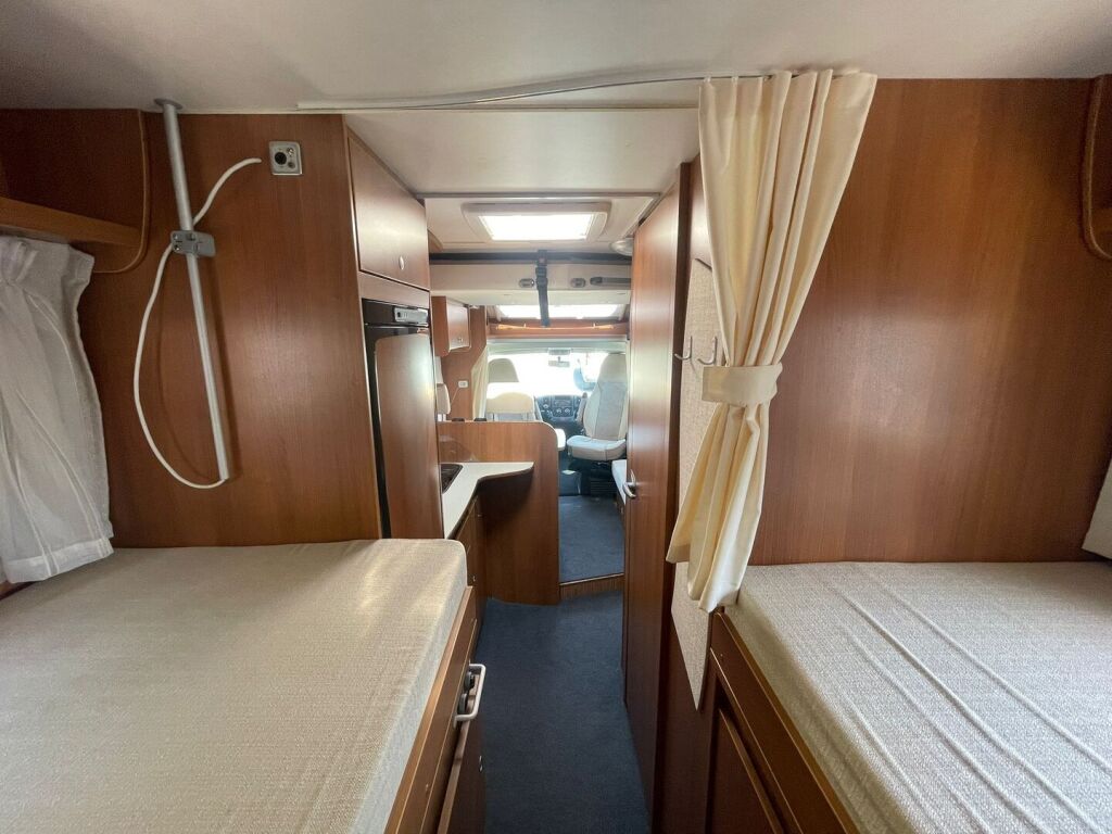 Carado T 448 2013 Valkoinen