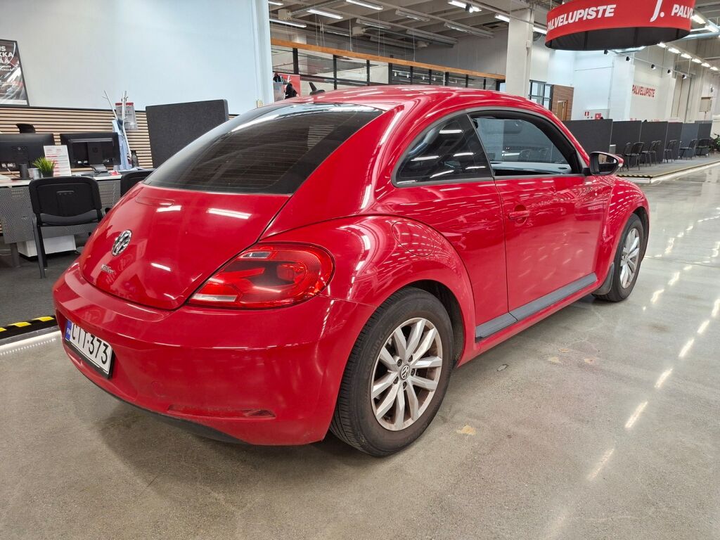 Volkswagen Beetle 2012 Punainen