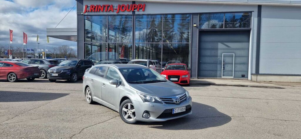 Toyota Avensis 2012 Harmaa