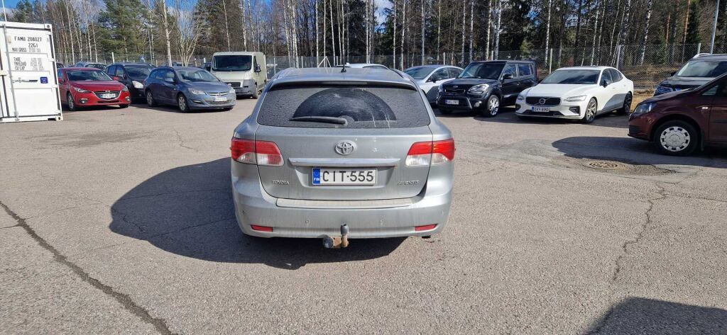 Toyota Avensis 2012 Harmaa