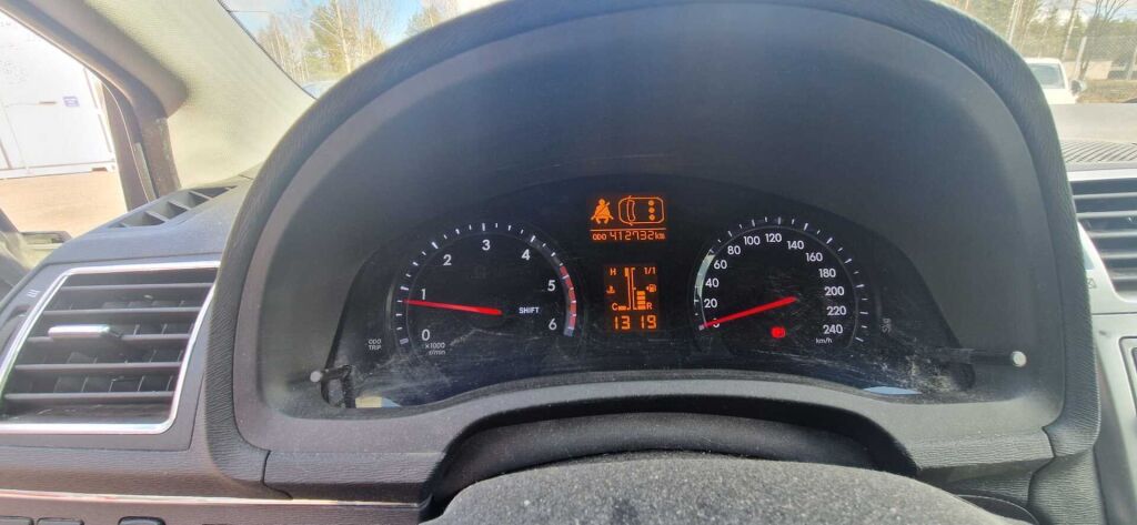 Toyota Avensis 2012 Harmaa