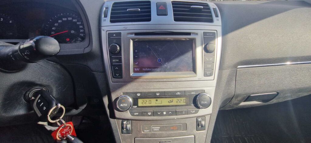 Toyota Avensis 2012 Harmaa