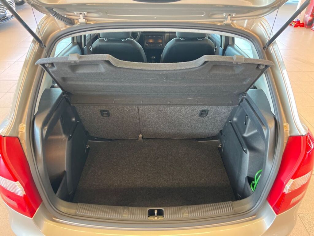 Skoda Fabia 2012 Met. ruskea (beige)
