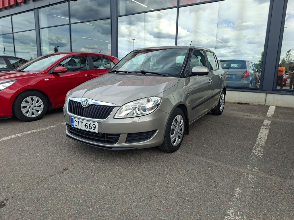 Skoda Fabia 2012 Met. ruskea (beige)
