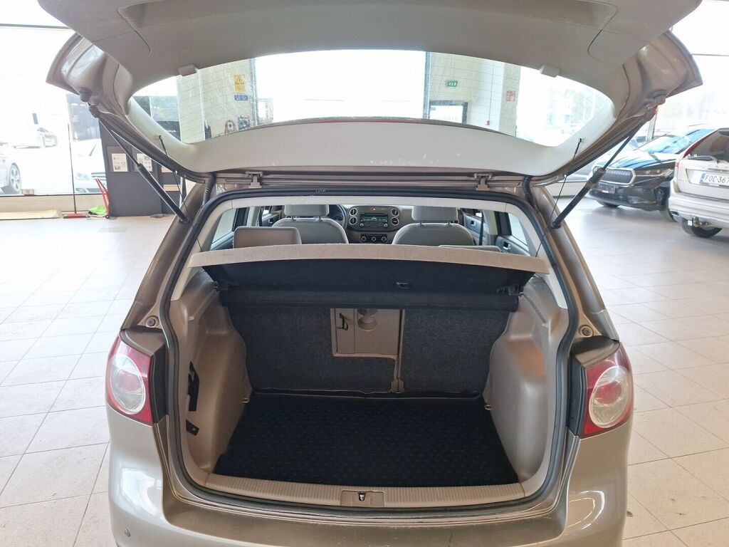 Volkswagen Golf Plus 2012 Ruskea (beige)