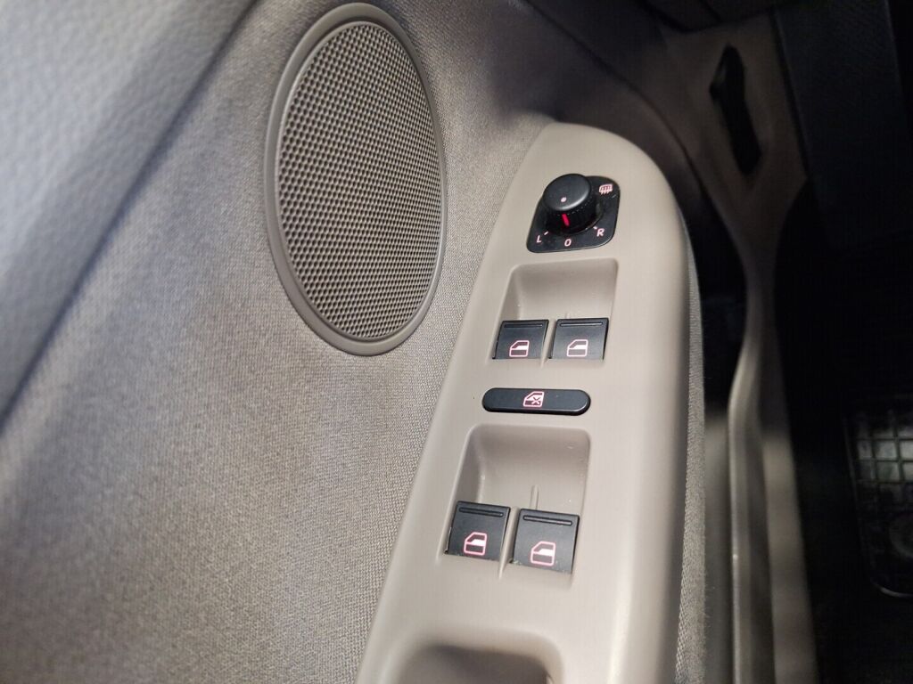 Volkswagen Golf Plus 2012 Ruskea (beige)