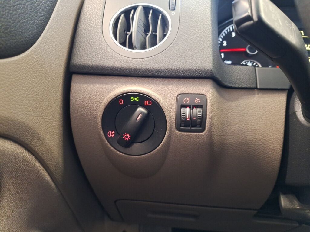 Volkswagen Golf Plus 2012 Ruskea (beige)