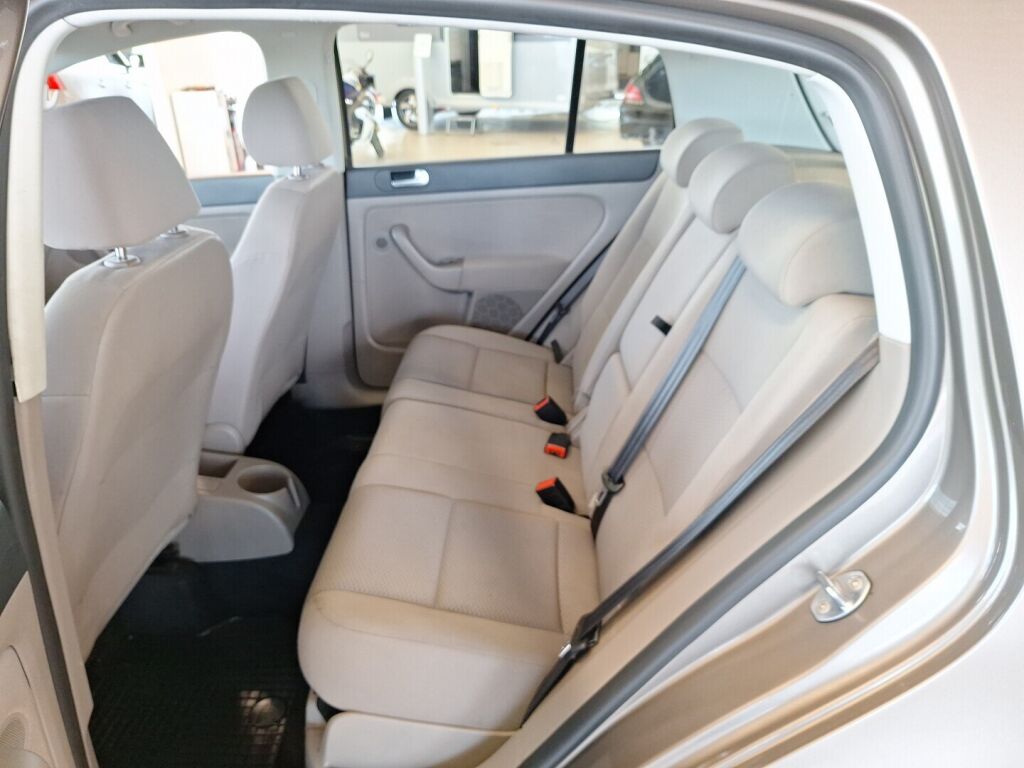 Volkswagen Golf Plus 2012 Ruskea (beige)