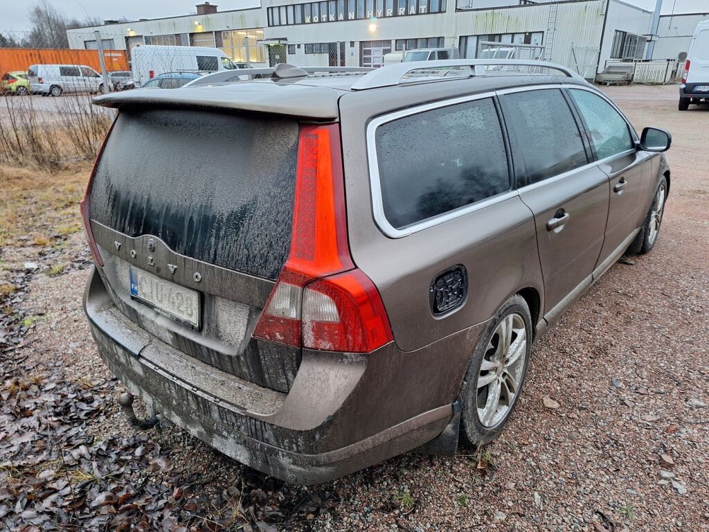 Volvo V70 2012 Ruskea (beige)