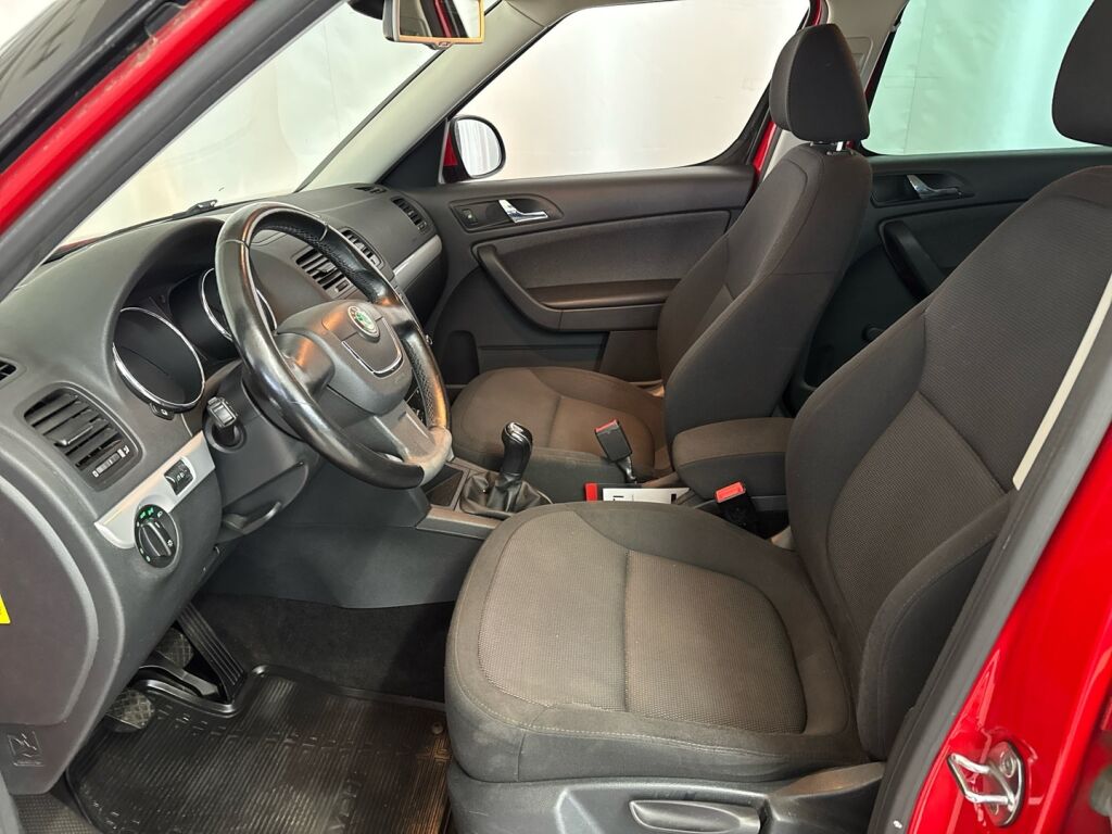 Skoda Yeti 2012 Punainen