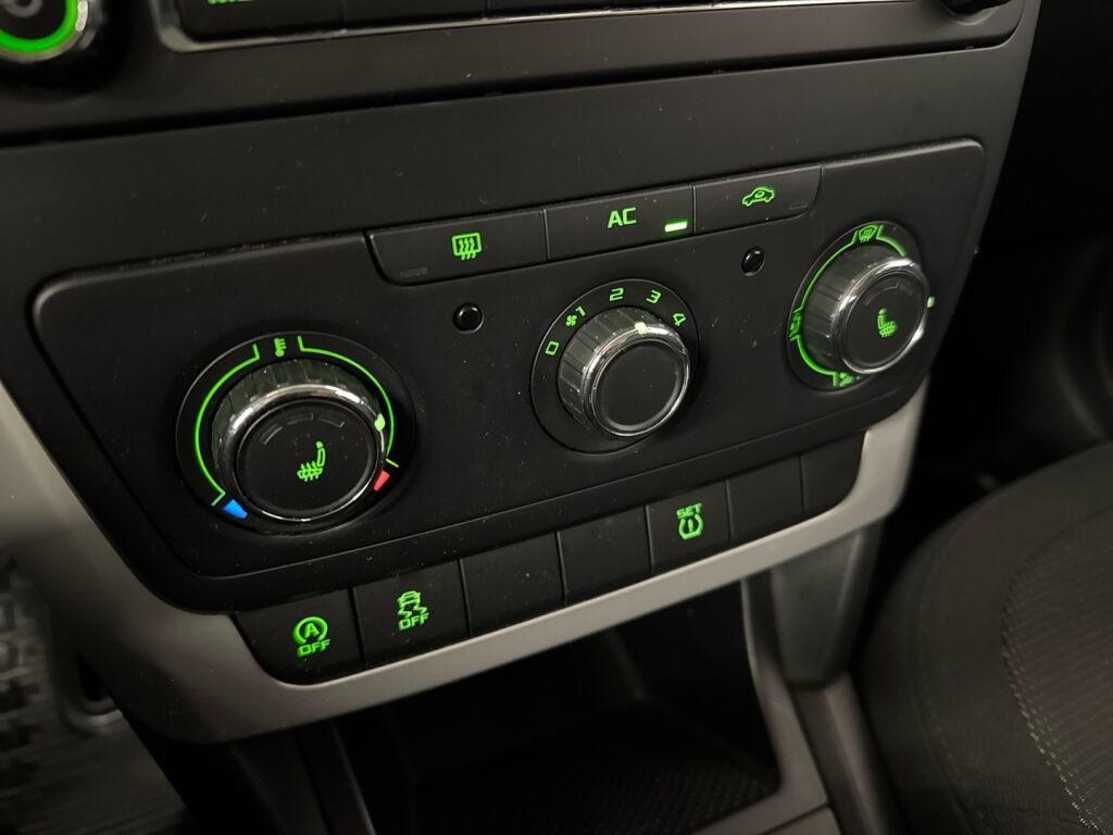 Skoda Yeti 2012 Punainen