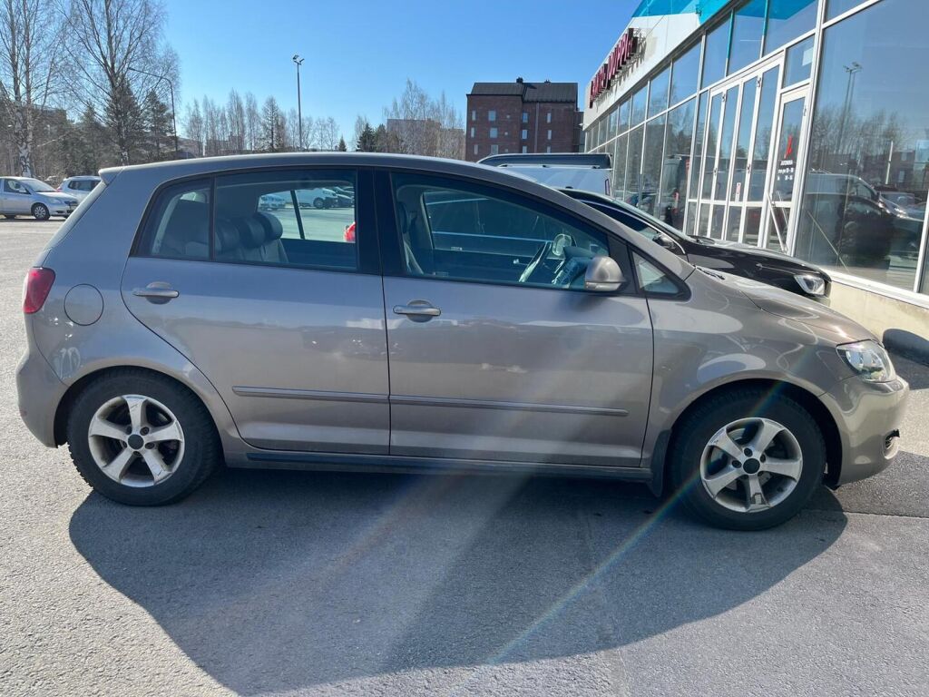 Volkswagen Golf Plus 2012 Ruskea (beige)