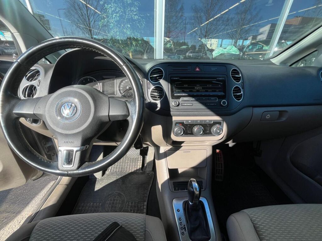 Volkswagen Golf Plus 2012 Ruskea (beige)