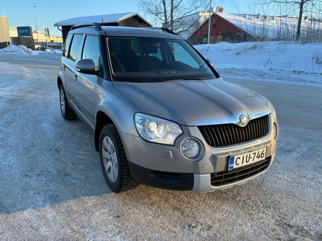Skoda Yeti 2012 Ruskea (beige)