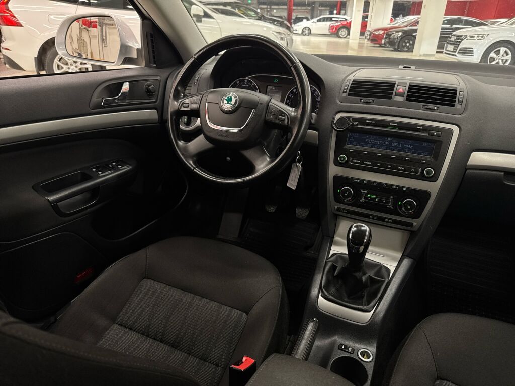 Skoda Octavia 2012 Hopea