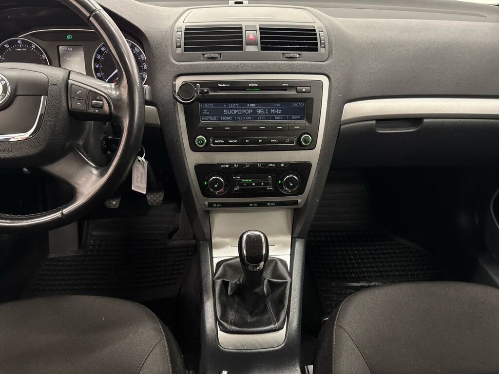 Skoda Octavia 2012 Hopea