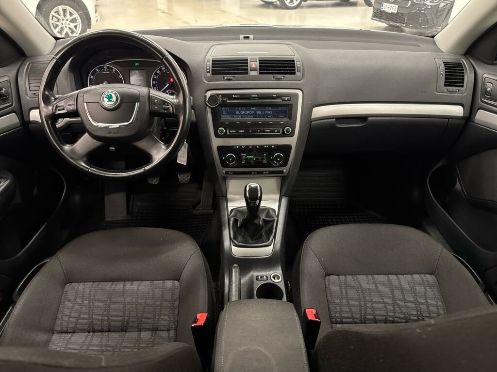 Skoda Octavia 2012 Hopea