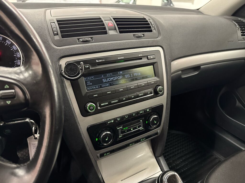 Skoda Octavia 2012 Hopea