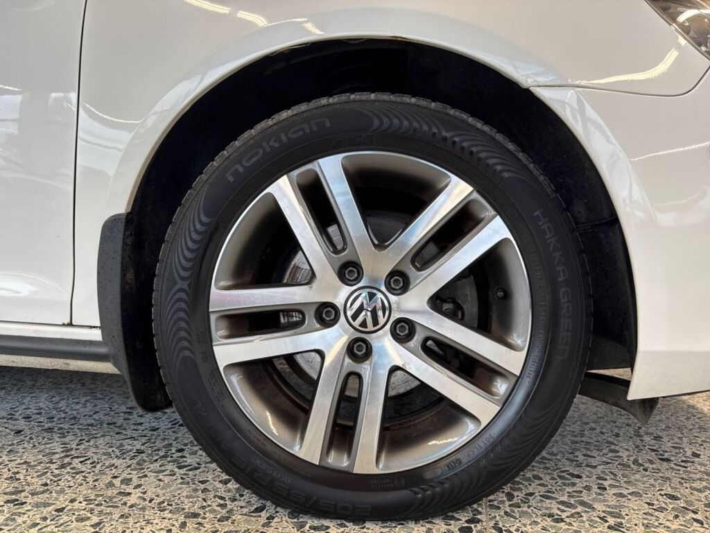 Volkswagen Golf 2012 Valkoinen