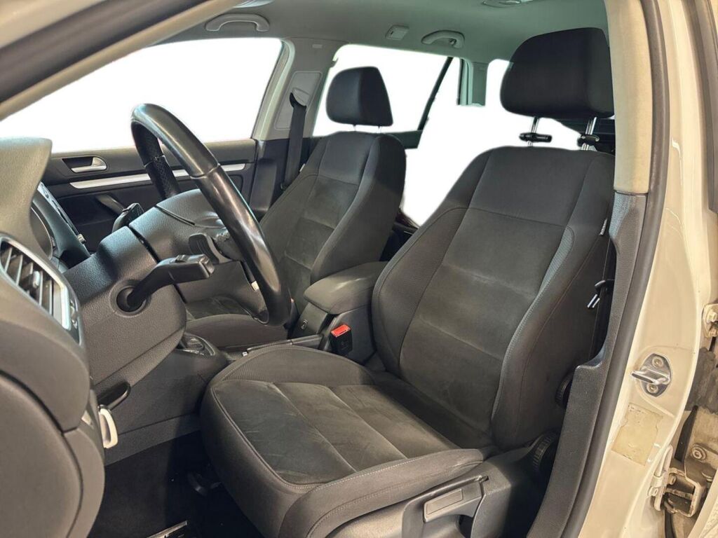 Volkswagen Golf 2012 Valkoinen