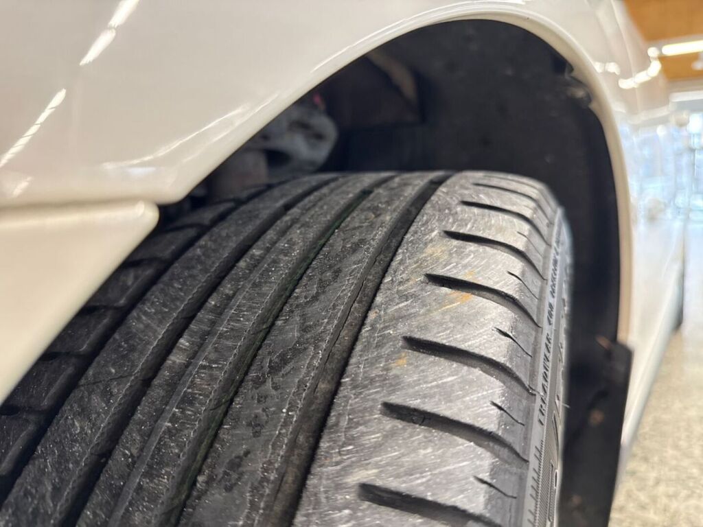 Volkswagen Golf 2012 Valkoinen