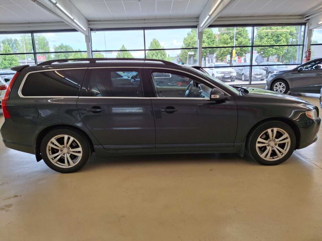 Volvo V70 2009 Harmaa