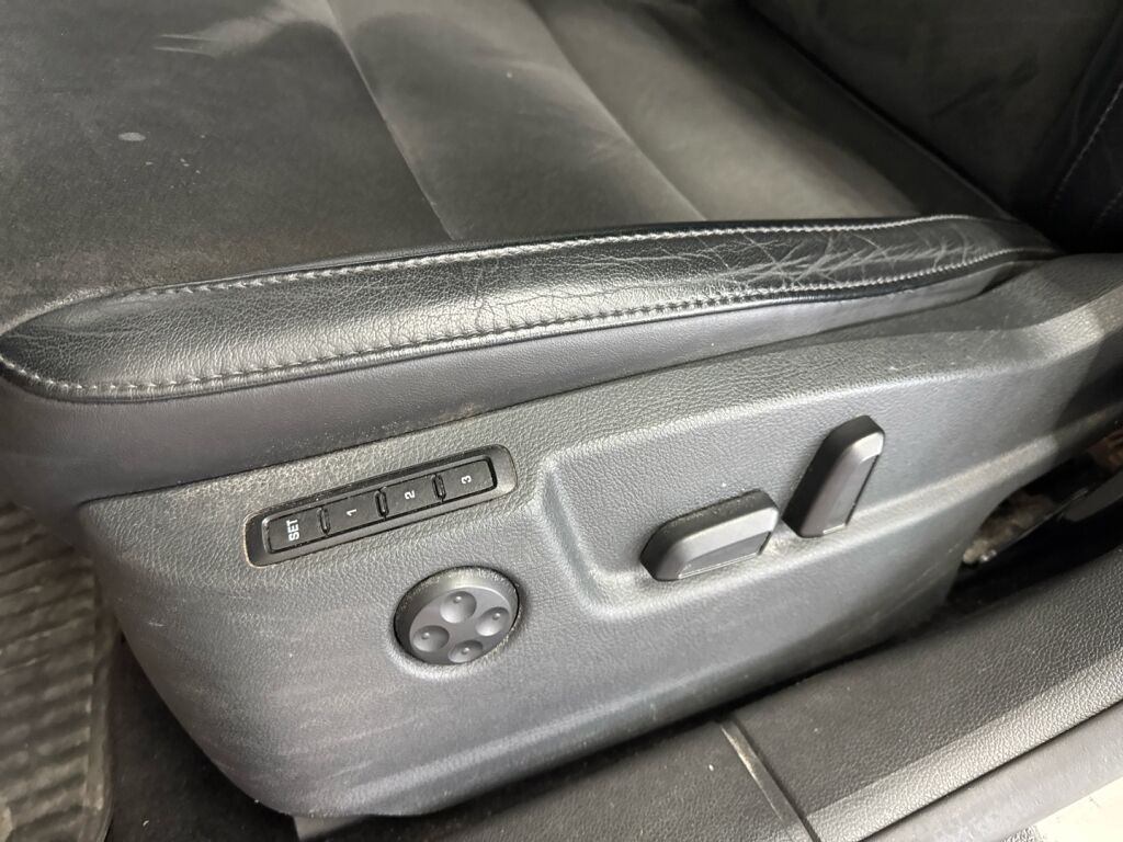 Skoda Superb 2012 Valkoinen