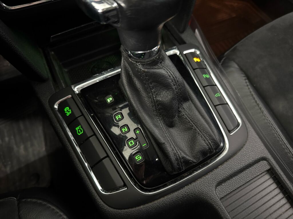 Skoda Superb 2012 Valkoinen