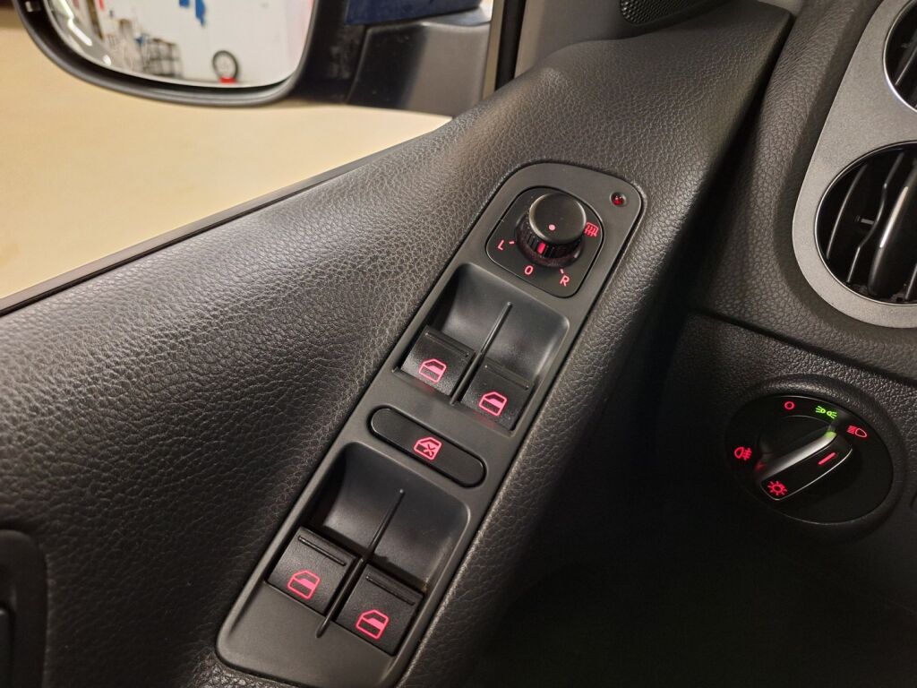 Volkswagen Tiguan 2012 Sininen