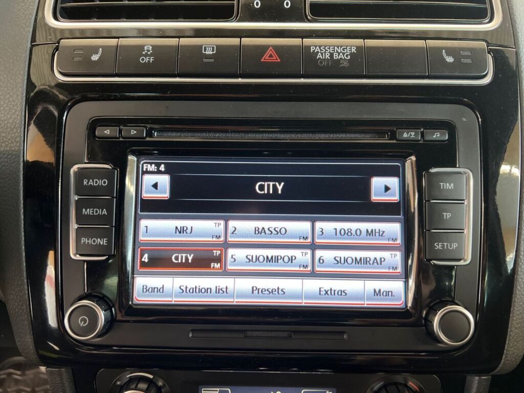 Volkswagen Polo 2012 Musta