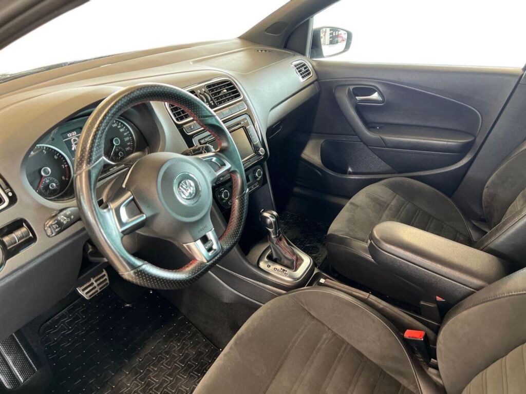 Volkswagen Polo 2012 Musta