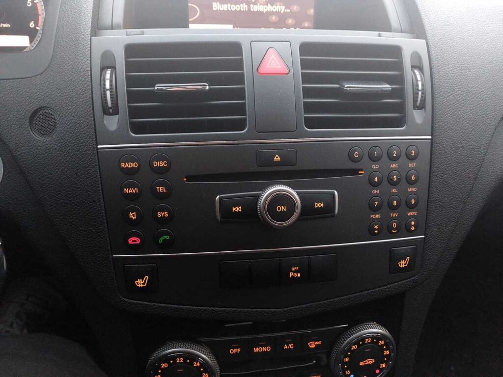 Mercedes-Benz C 2011 Valkoinen