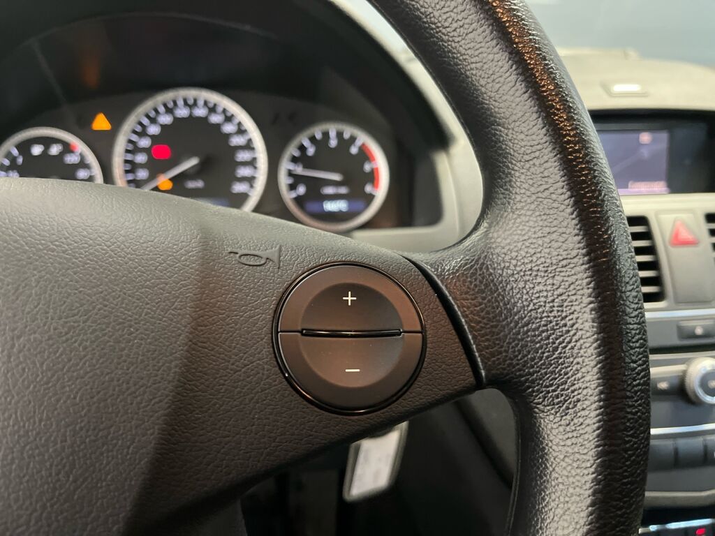 Mercedes-Benz C 2011 Valkoinen