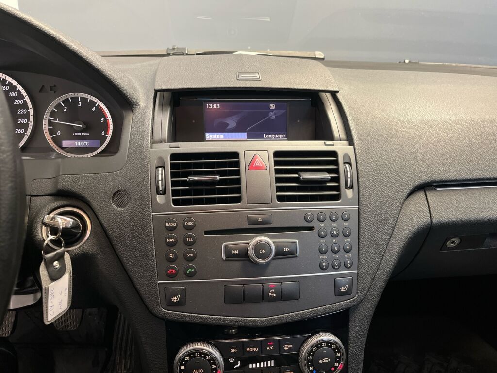 Mercedes-Benz C 2011 Valkoinen