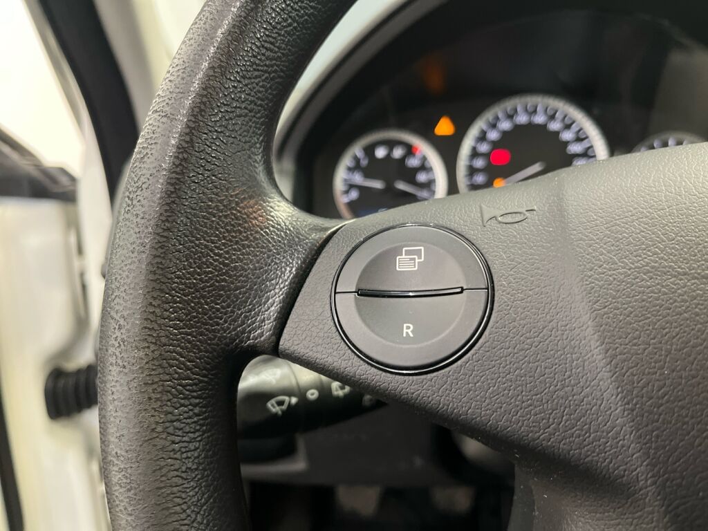 Mercedes-Benz C 2011 Valkoinen