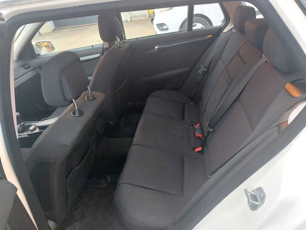 Mercedes-Benz C 2011 Valkoinen