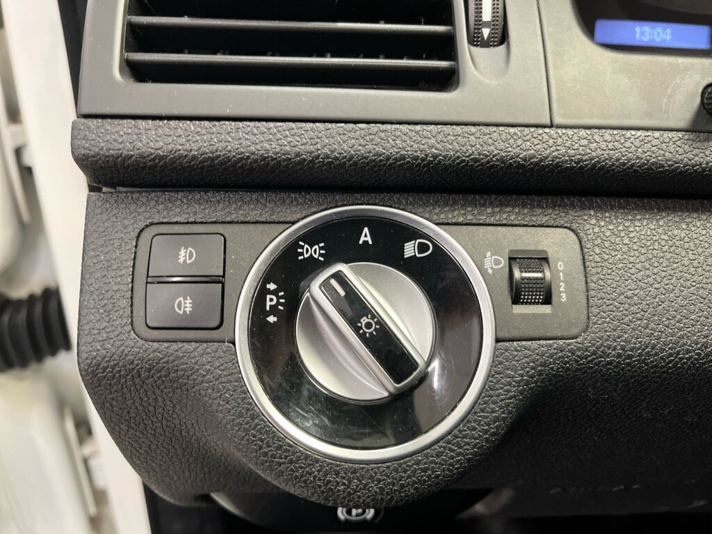 Mercedes-Benz C 2011 Valkoinen