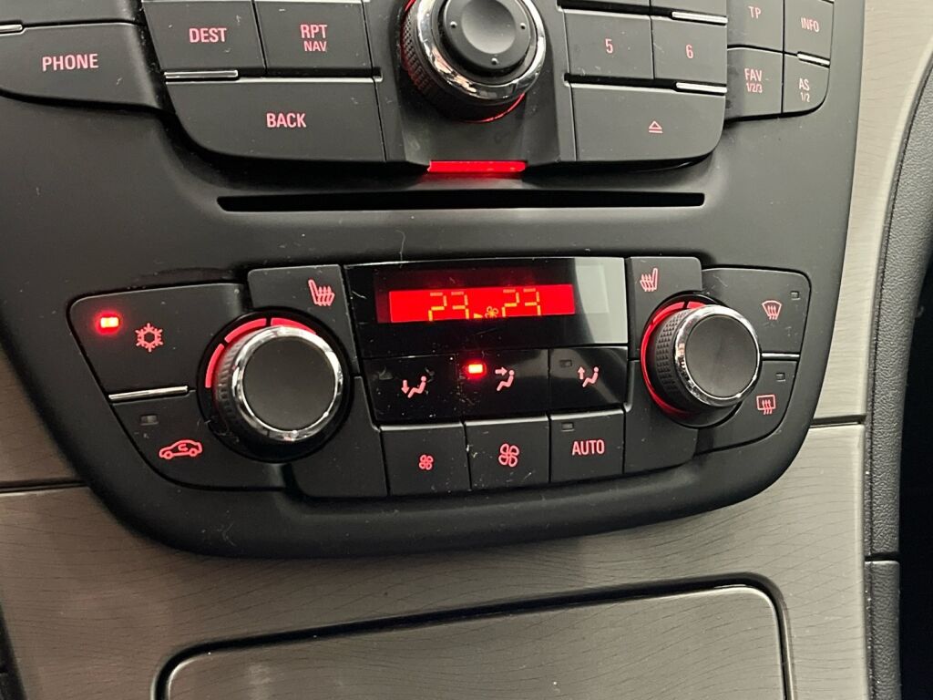 Opel Insignia 2013 Musta