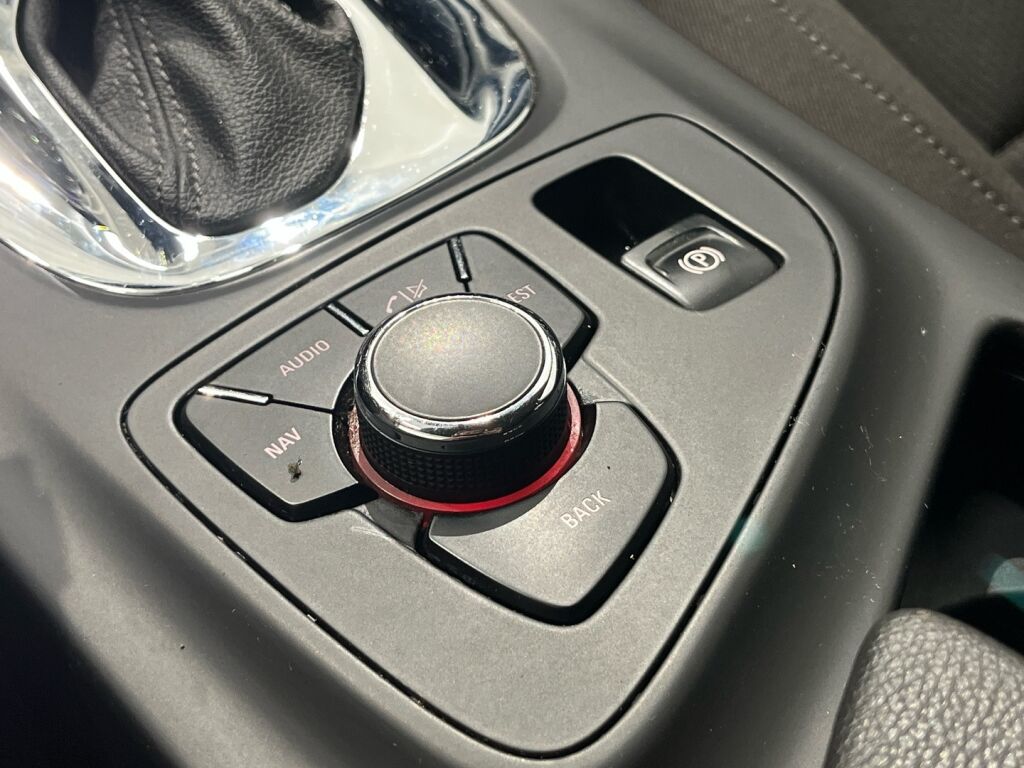 Opel Insignia 2013 Musta