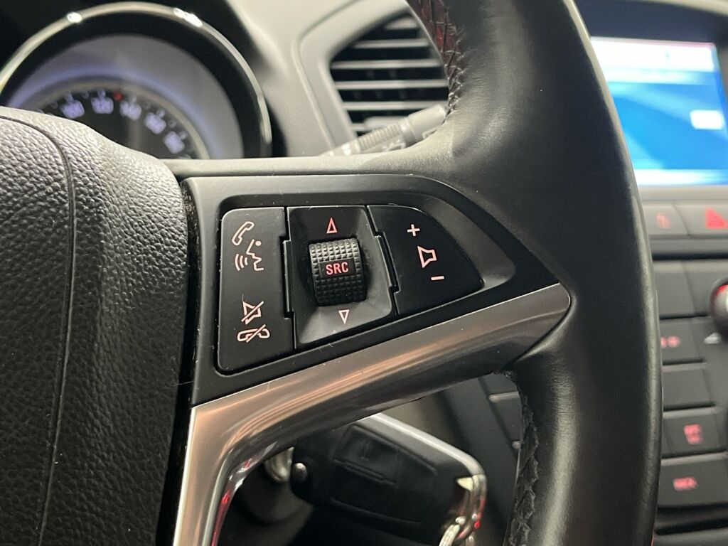 Opel Insignia 2013 Musta