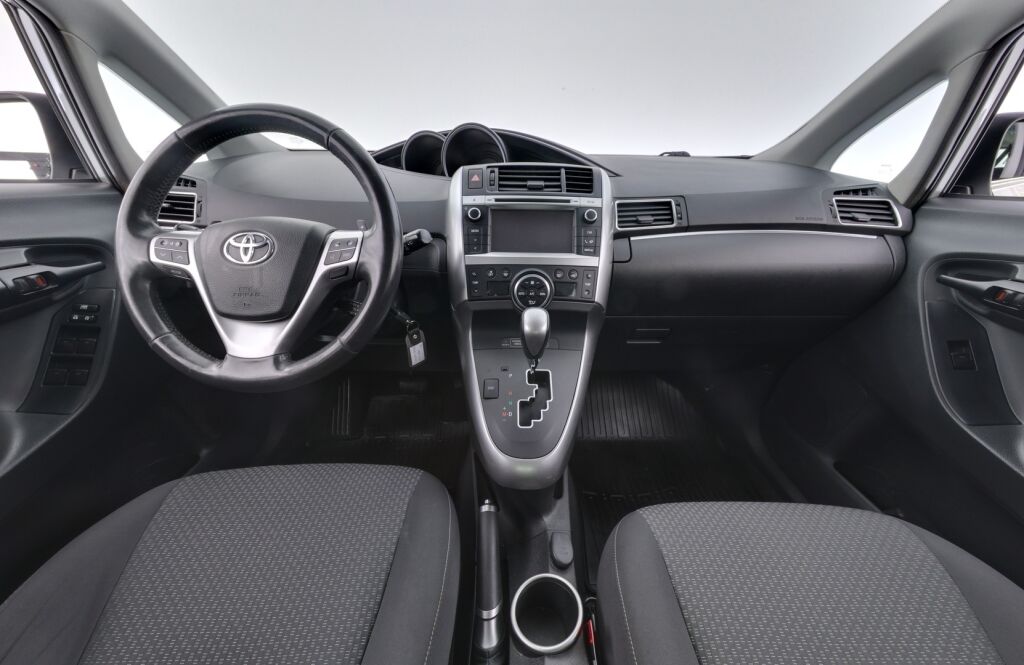 Toyota Verso 2013 Harmaa